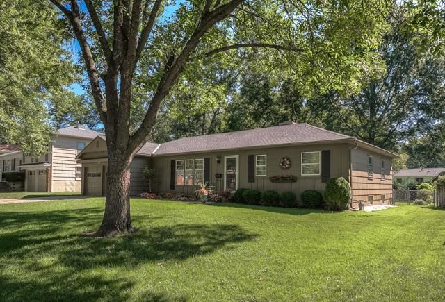 10311 Beverly Dr, Overland Park, KS 66207