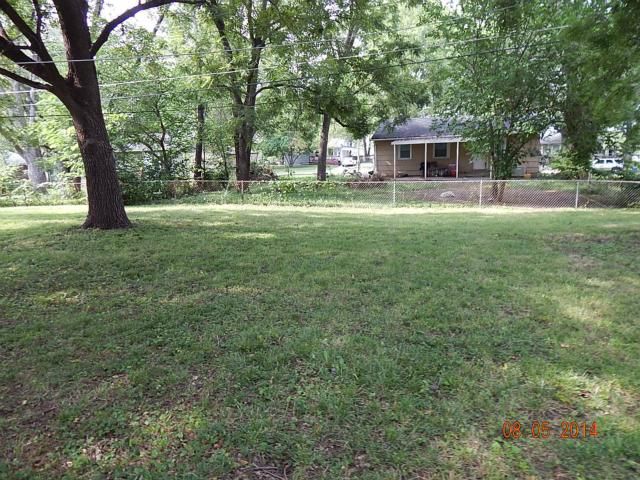 7614 E 48th St, Kansas City, MO 64129
