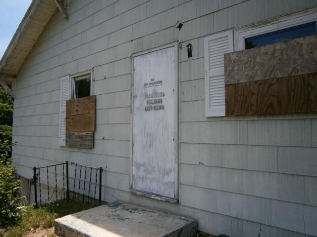 3117 E 77th Ter, Kansas City, MO 64132