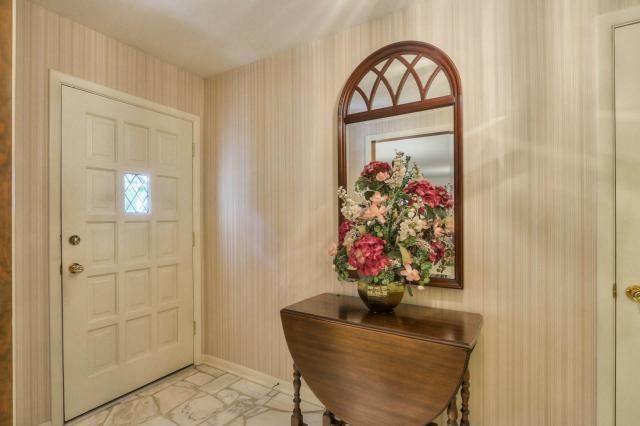 7800 W 98th Ter, Overland Park, KS 66212