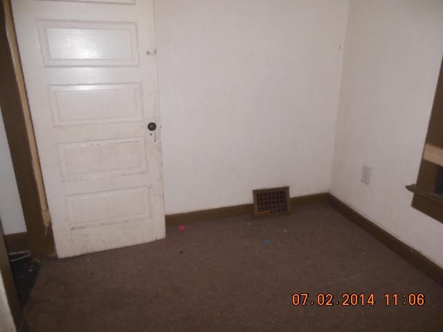 3743 Brooklyn Ave, Kansas City, MO 64109