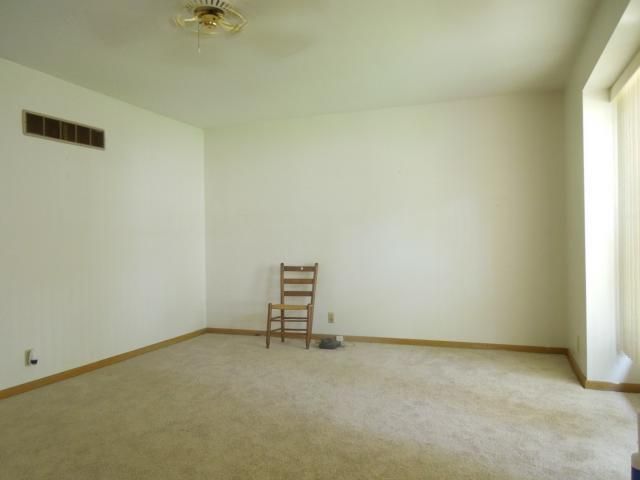 7703 E 75th St, Kansas City, MO 64138
