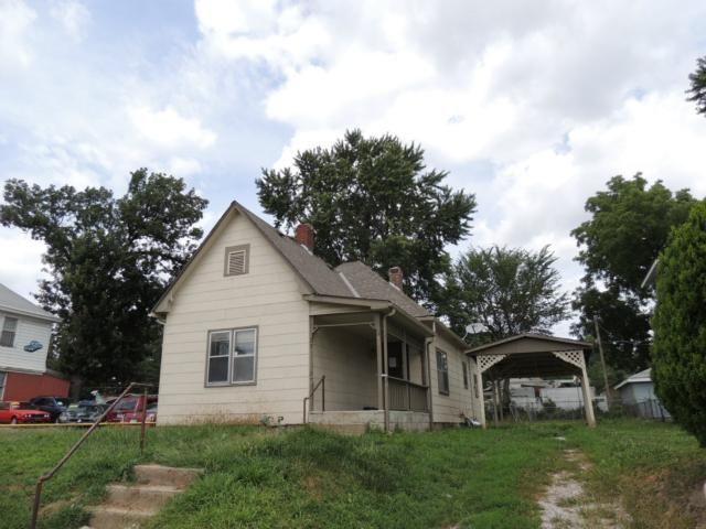 5030 E 9th St, Kansas City, MO 64124
