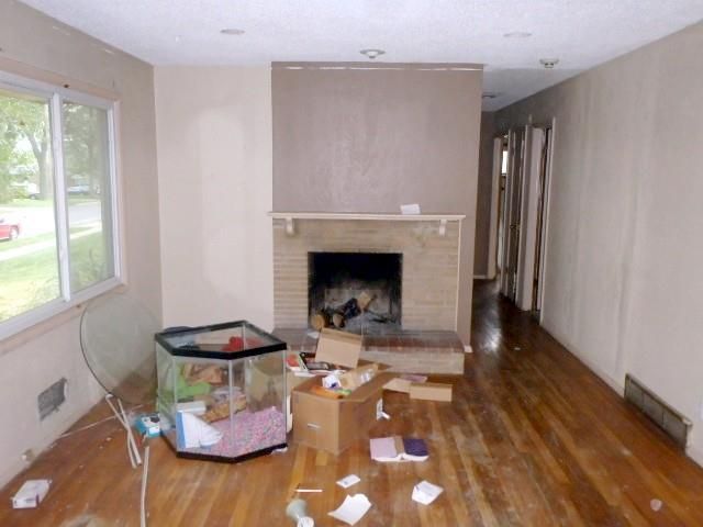 5004 E 41st St, Kansas City, MO 64130