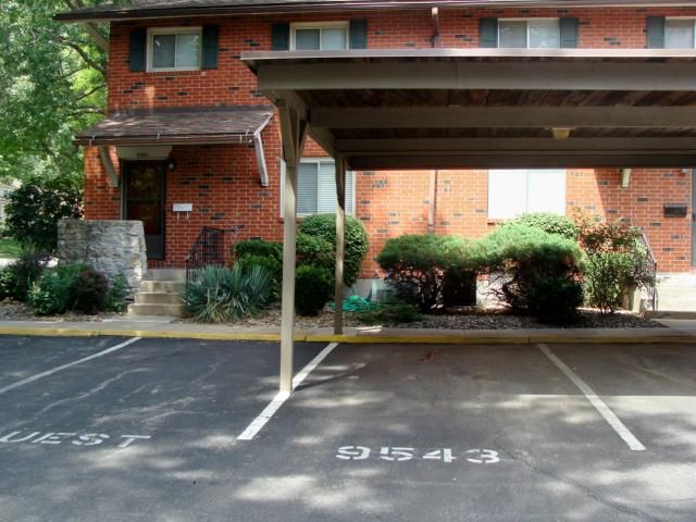 9543 Outlook St, Overland Park, KS 66207