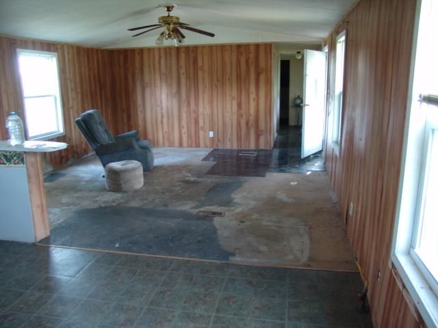 308 W 2nd St, Jamesport, MO 64648
