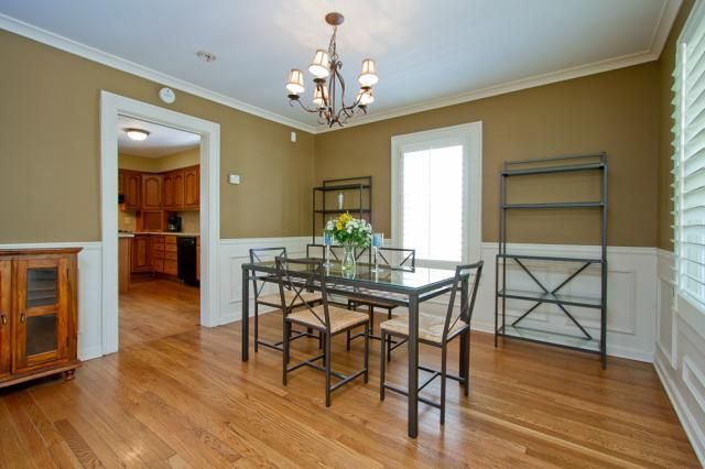 21 E 67th St, Kansas City, MO 64113