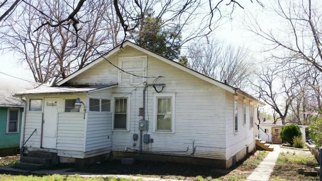 1810 E 84th St, Kansas City, MO 64132