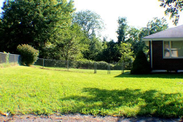 235 Eugene Field Rd, Kansas City, MO 64119
