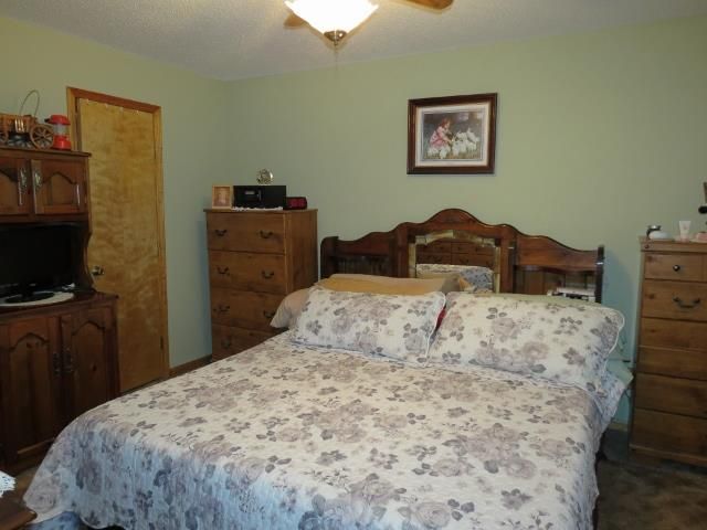 616 W Prairie St, Cameron, MO 64429