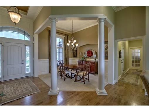 2705 NE 101st St, Kansas City, MO 64155