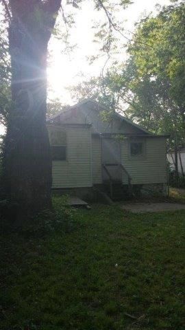 2221 S Hall Ave, Independence, MO 64052