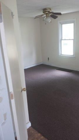 2221 S Hall Ave, Independence, MO 64052