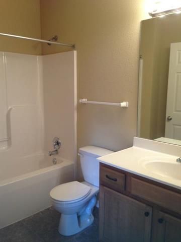 12815 E 47th Ter, Independence, MO 64055
