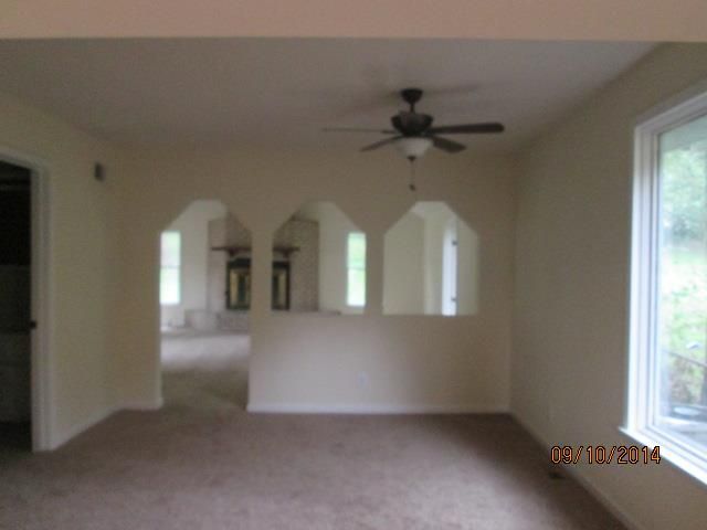 8135 NE 50th St, Kansas City, MO 64119