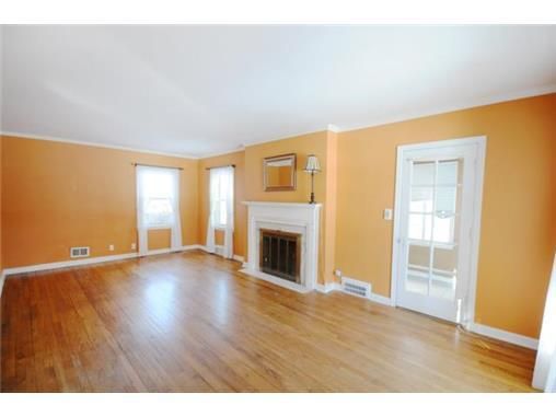 624 E 74 St, Kansas City, MO 64131