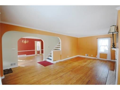 624 E 74 St, Kansas City, MO 64131