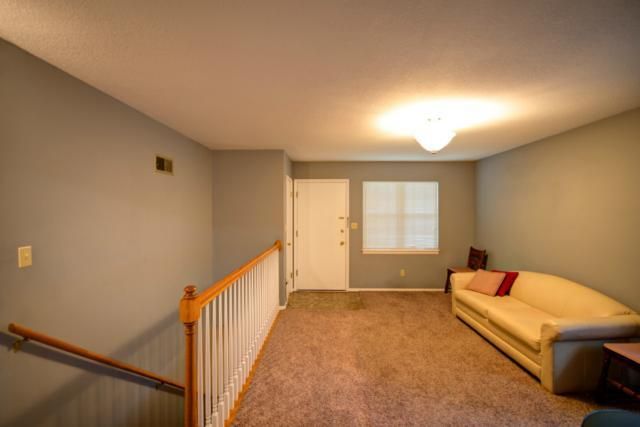 7036 NW Winter Ave, Kansas City, MO 64152