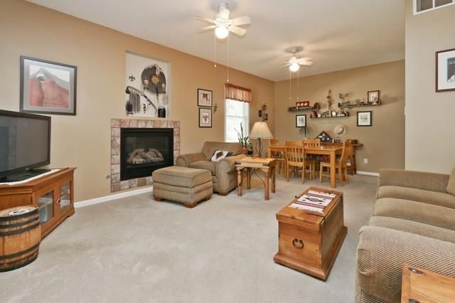 711 E Beth St, Lansing, KS 66043