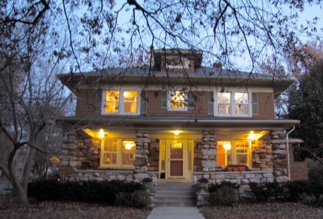 7401 Madison Ave, Kansas City, MO 64114