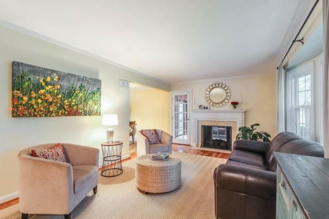 1226 Arno Rd, Kansas City, MO 64113