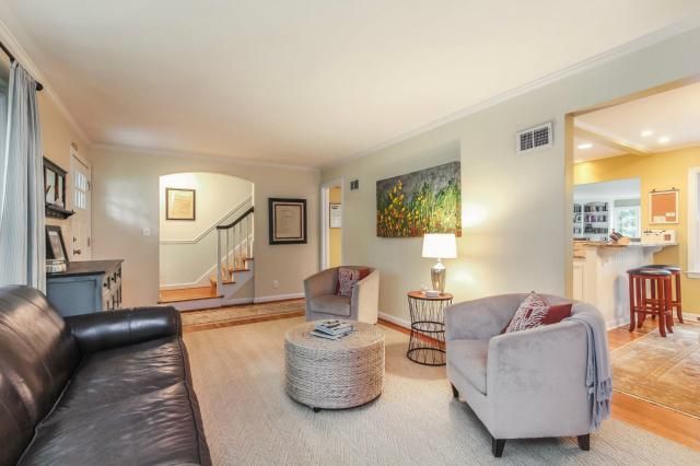 1226 Arno Rd, Kansas City, MO 64113