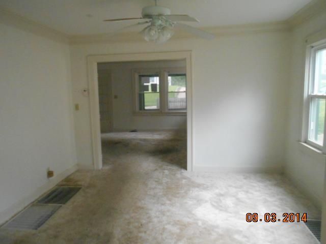 5012 Virginia Ave, Kansas City, MO 64110