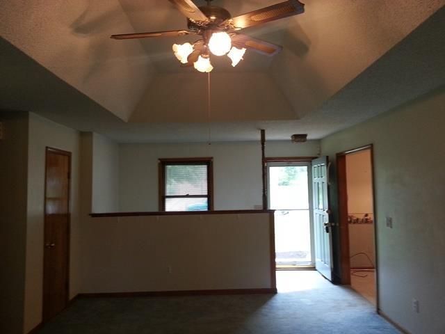 3603 NE 79th St, Kansas City, MO 64119