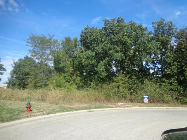 605 Hickory Ct, Osawatomie, KS 66064