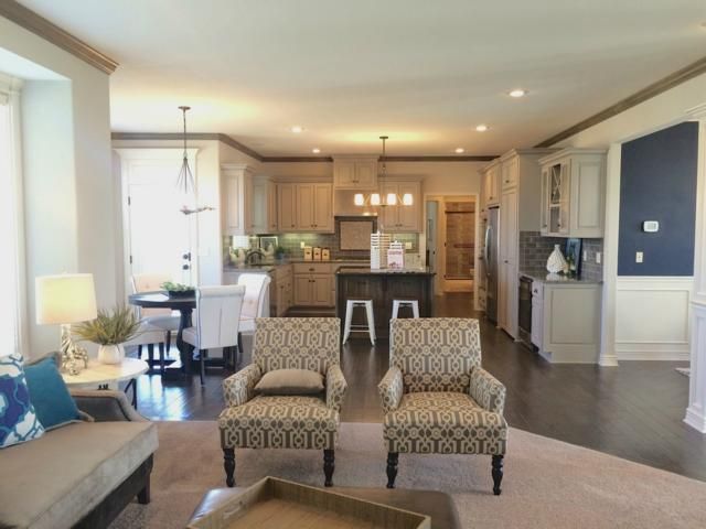 8204 W 166 St, Overland Park, KS 66085