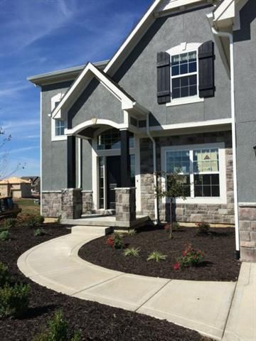 8204 W 166 St, Overland Park, KS 66085