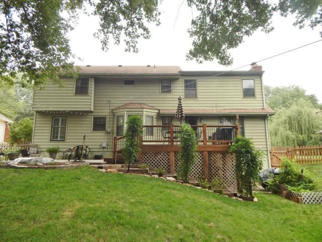 1917 NE 68th St, Gladstone, MO 64118