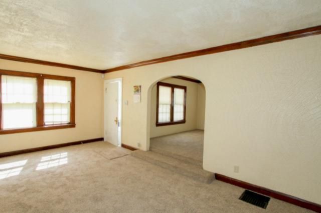 3316 E 59th St, Kansas City, MO 64132