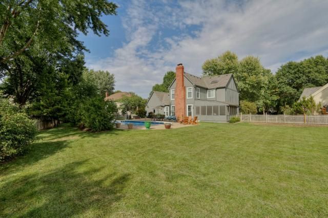 2237 W 124th St, Leawood, KS 66209