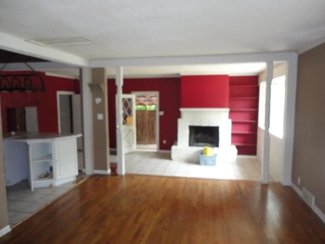 400 E 92nd St, Kansas City, MO 64131