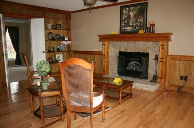 6049 W 158th St, Overland Park, KS 66223
