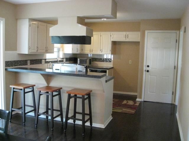 221 E 132nd St, Kansas City, MO 64145