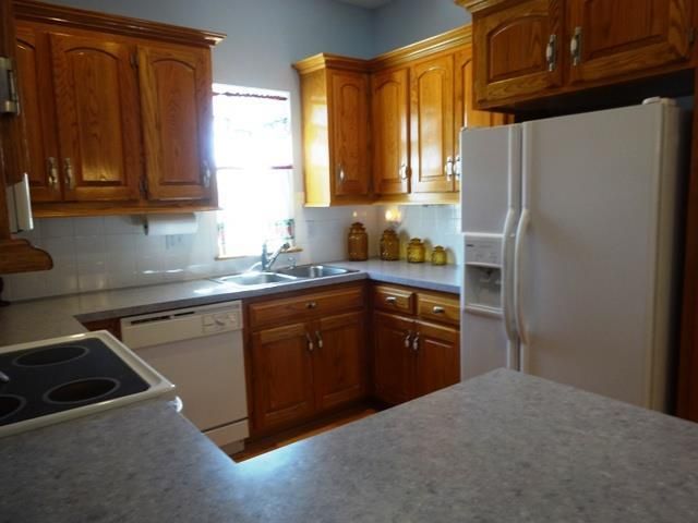 8340 Waverly Ave, Kansas City, KS 66109