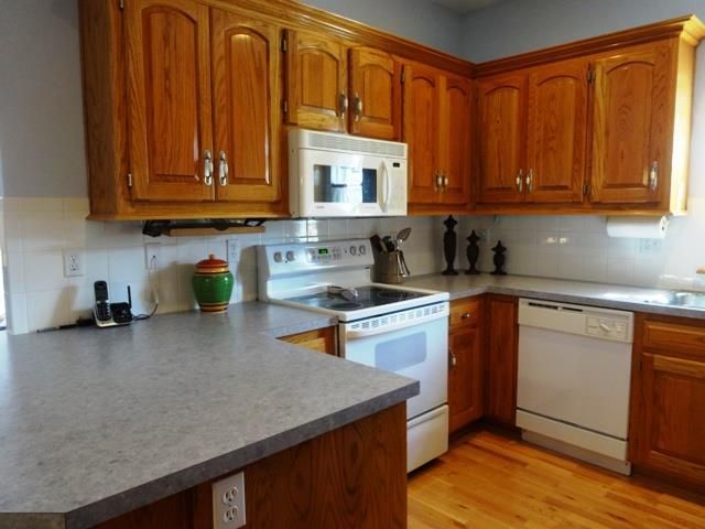8340 Waverly Ave, Kansas City, KS 66109