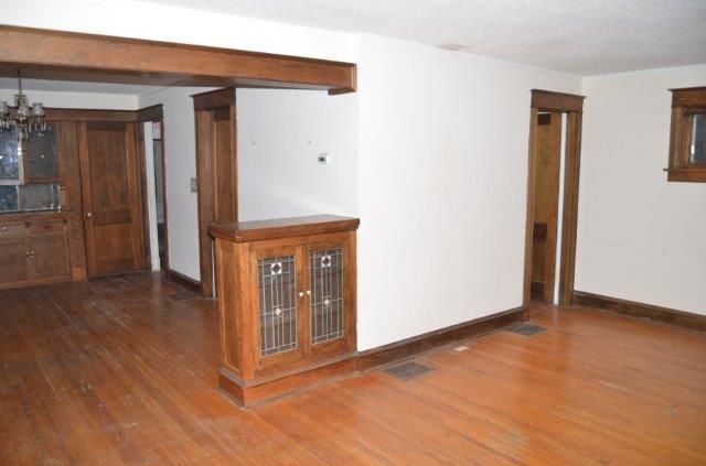Agnes Ave, Kansas City, MO 64130