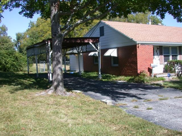 5704 E 103rd St, Kansas City, MO 64137