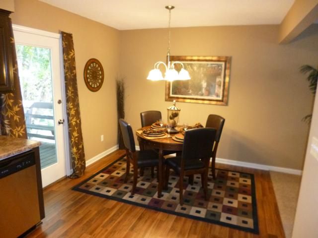 8702 83rd St, Kansas City, MO 64152