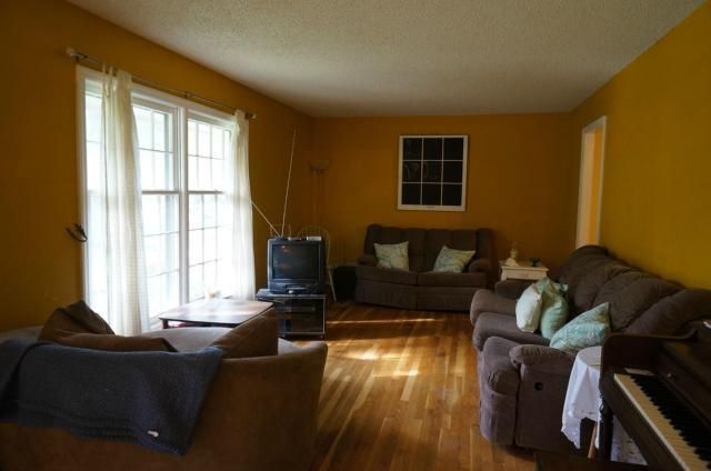8330 E 133rd St, Grandview, MO 64030