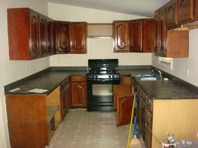 8403 E 93rd St, Kansas City, MO 64138