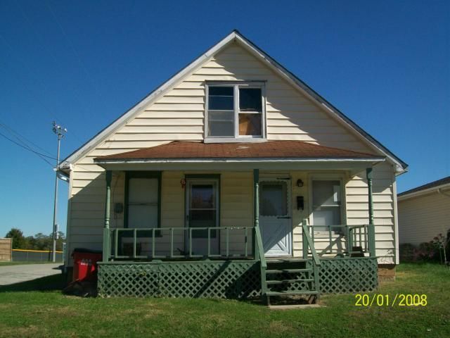 219 N 24th St, Lexington, MO 64067