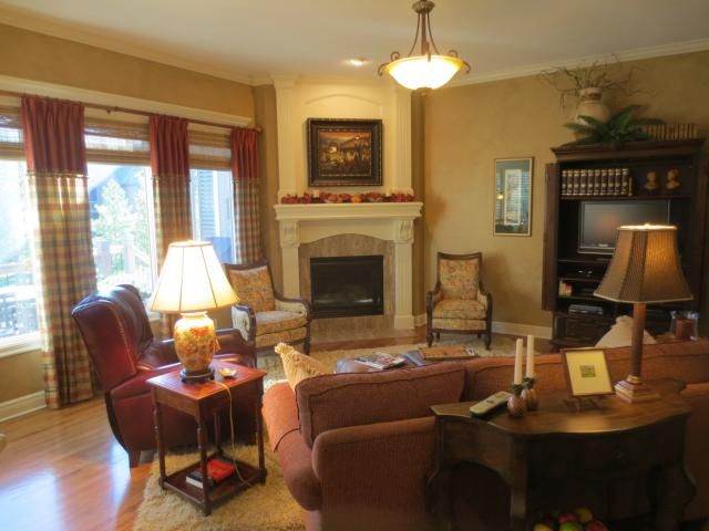 8839 W 143rd Ter, Overland Park, KS 66221