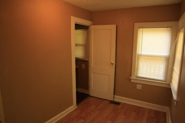 1612 E 39th St, Kansas City, MO 64109