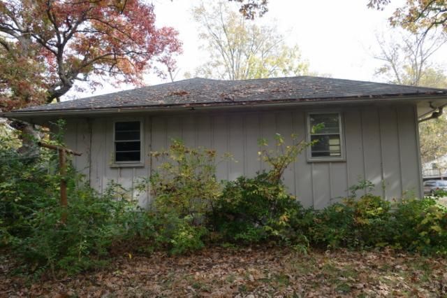 4102 Prather Rd, Kansas City, MO 64116