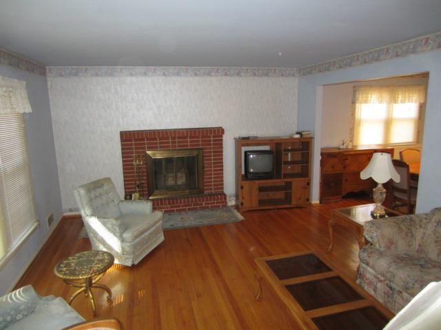 1300 E 100th Ter, Kansas City, MO 64131