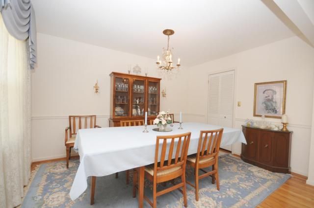 6907 W 99th St, Overland Park, KS 66212
